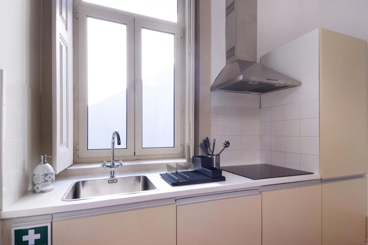 Crooked Floor House - 1St Floor Apartment ปอร์โต ภายนอก รูปภาพ