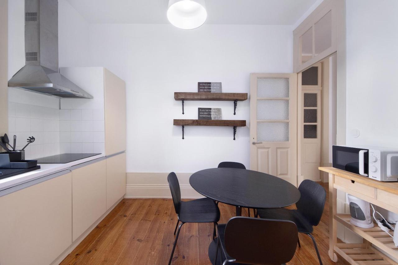 Crooked Floor House - 1St Floor Apartment ปอร์โต ภายนอก รูปภาพ